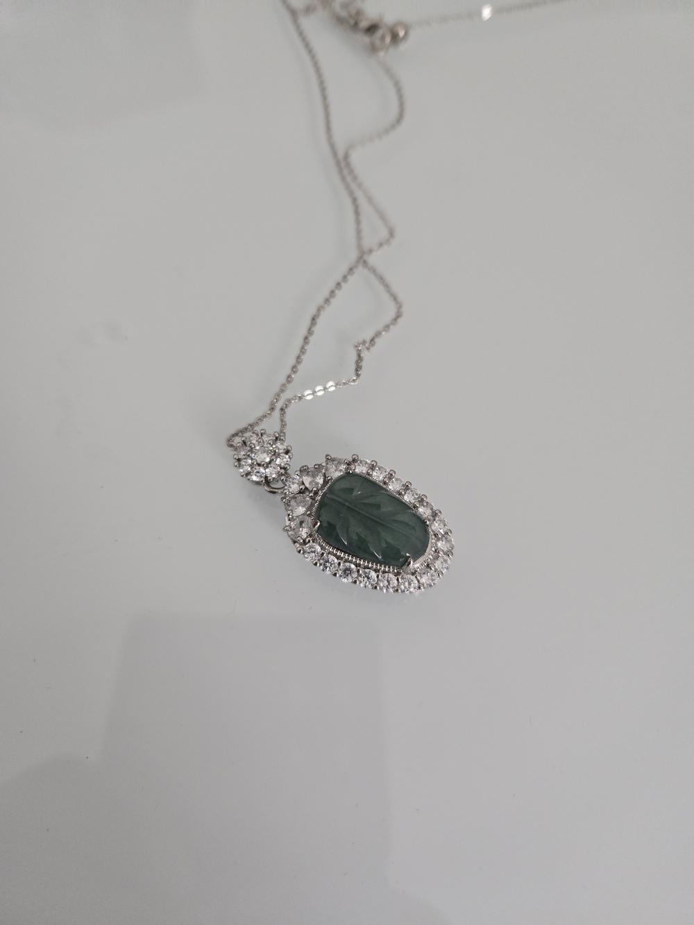 JADE LEAF NECKLACE.
